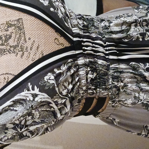 Express Floral Side Bandage Top - Picture 2 of 6